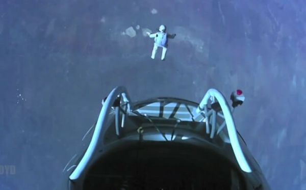 Red Bull Stratos: Ρεκόρ ελεύθερης πτώσης αλλά και στο YouTube